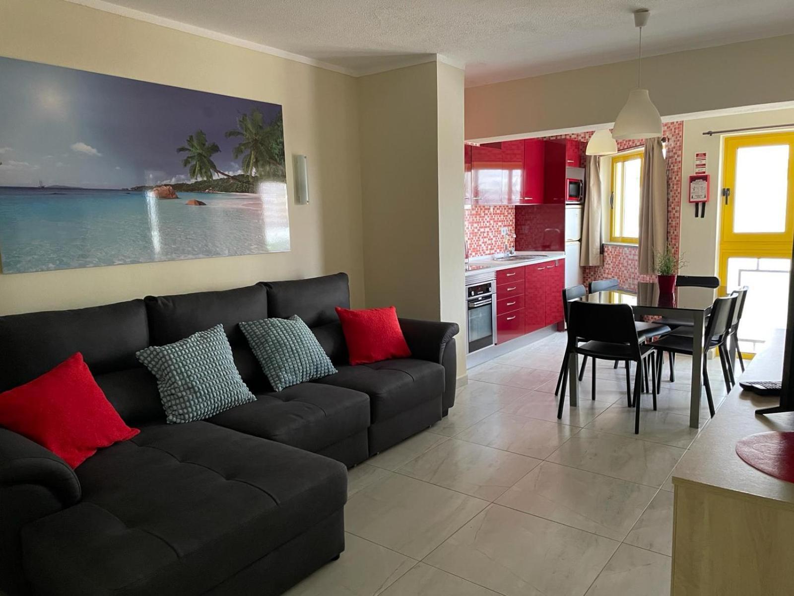 T2 With Pool, 300M From The Beach Portimão Buitenkant foto