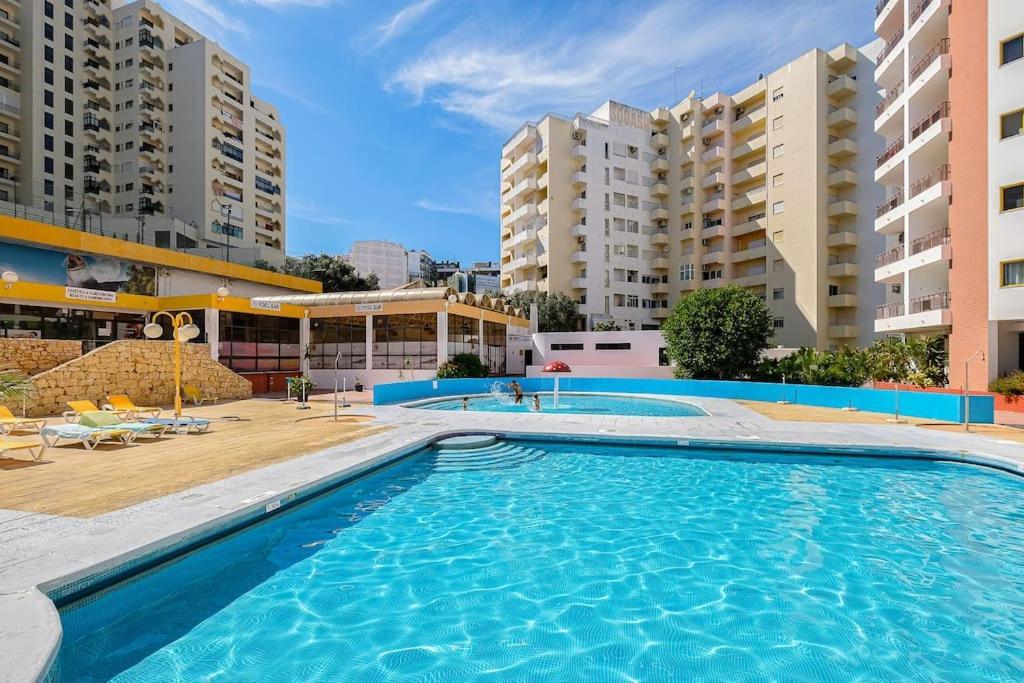 T2 With Pool, 300M From The Beach Portimão Buitenkant foto