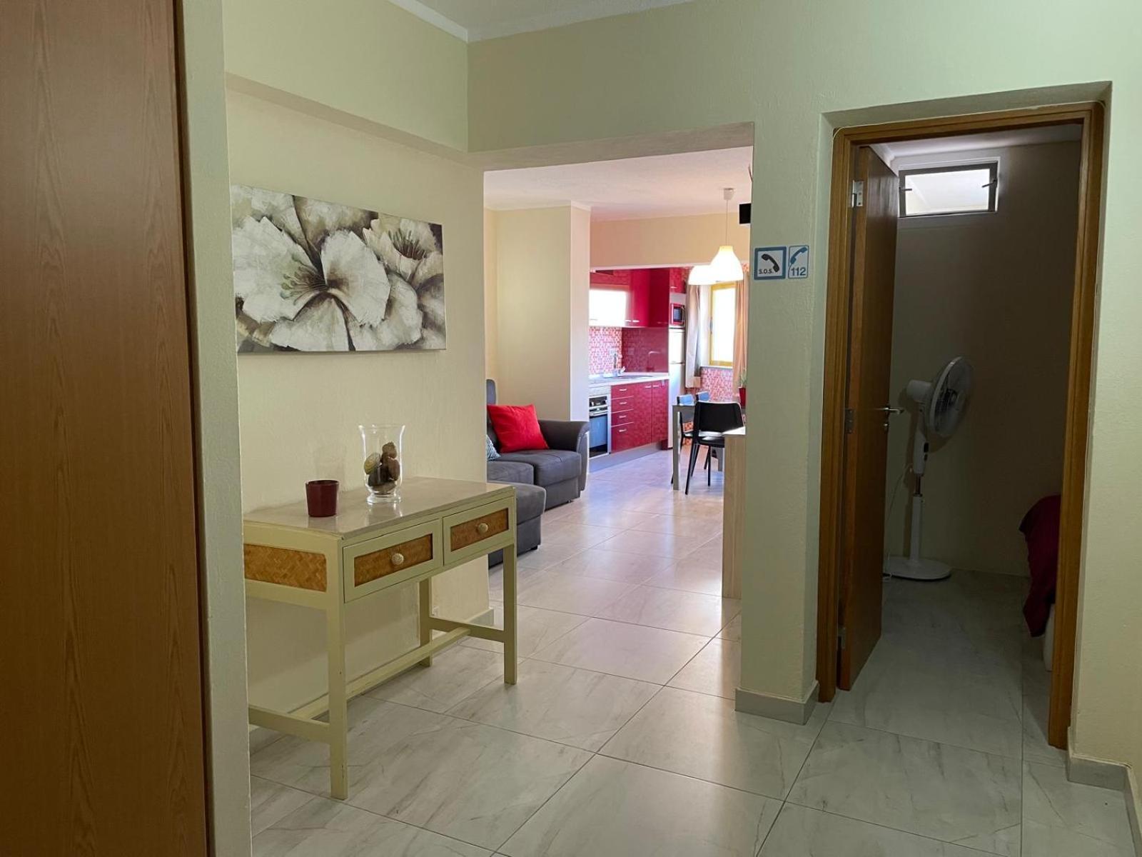 T2 With Pool, 300M From The Beach Portimão Buitenkant foto